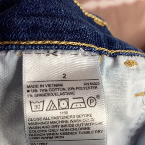 Old Navy Denim shorts - Picture 3 of 4